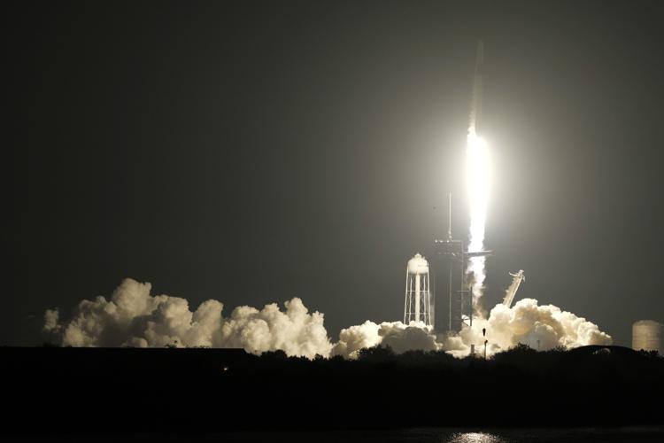 SpaceX ส่งนักบินอวกาศสหรัฐ รัสเซีย สหรัฐอาหรับเอมิเรตส์